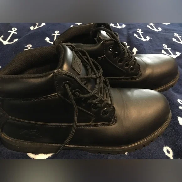 Mens Mountain Gear Boots - Picture 13 of 15